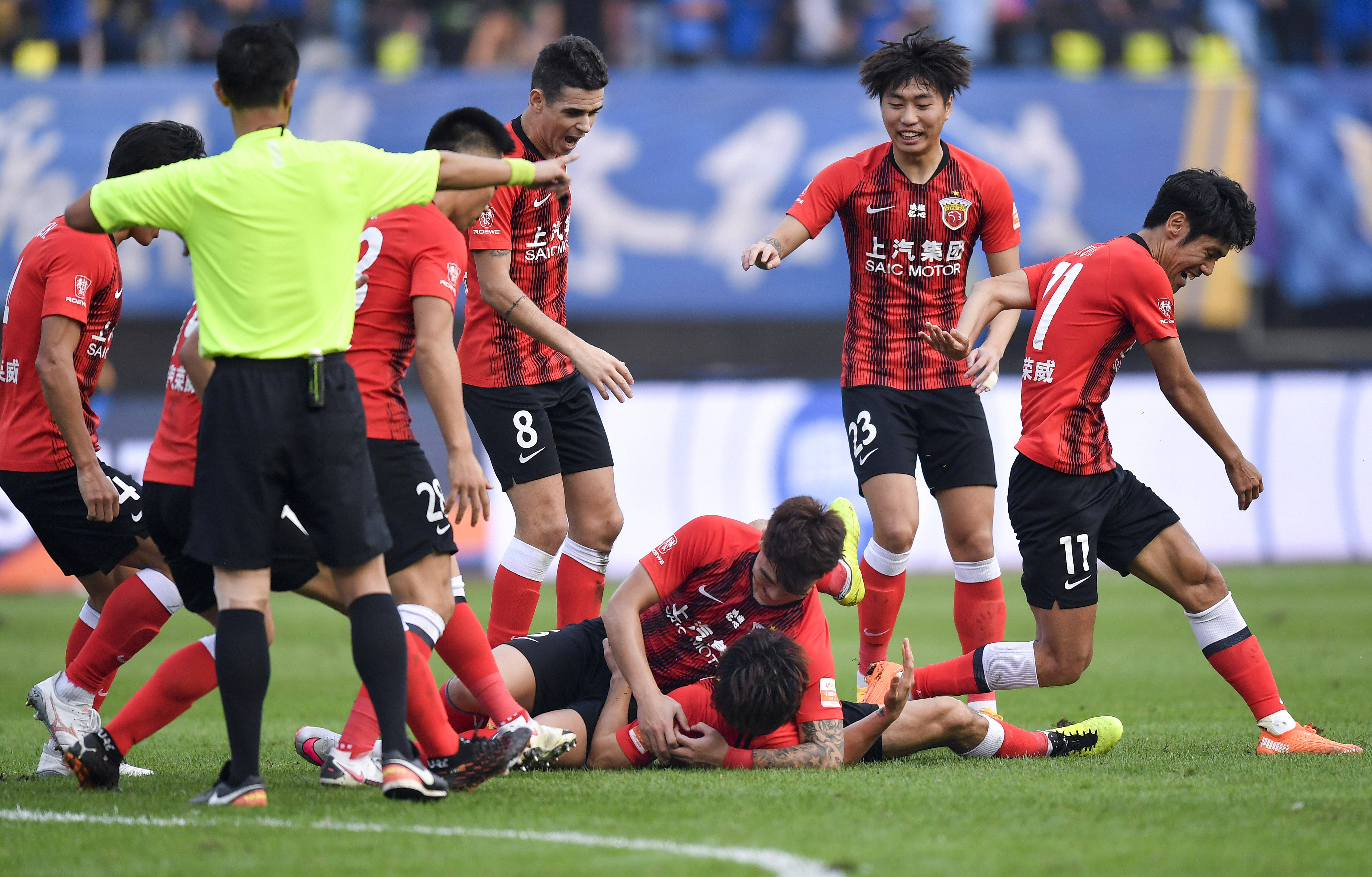 当这一足球 当这一足球